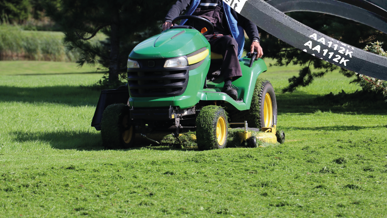 Découvrez comment trouver la référence d’une courroie tracteur tondeuse simplement